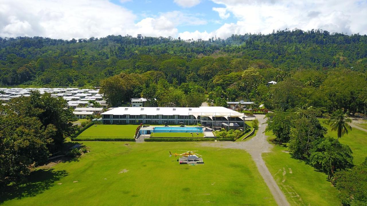 Crossroads Hotel Lae Omili Bagian luar foto