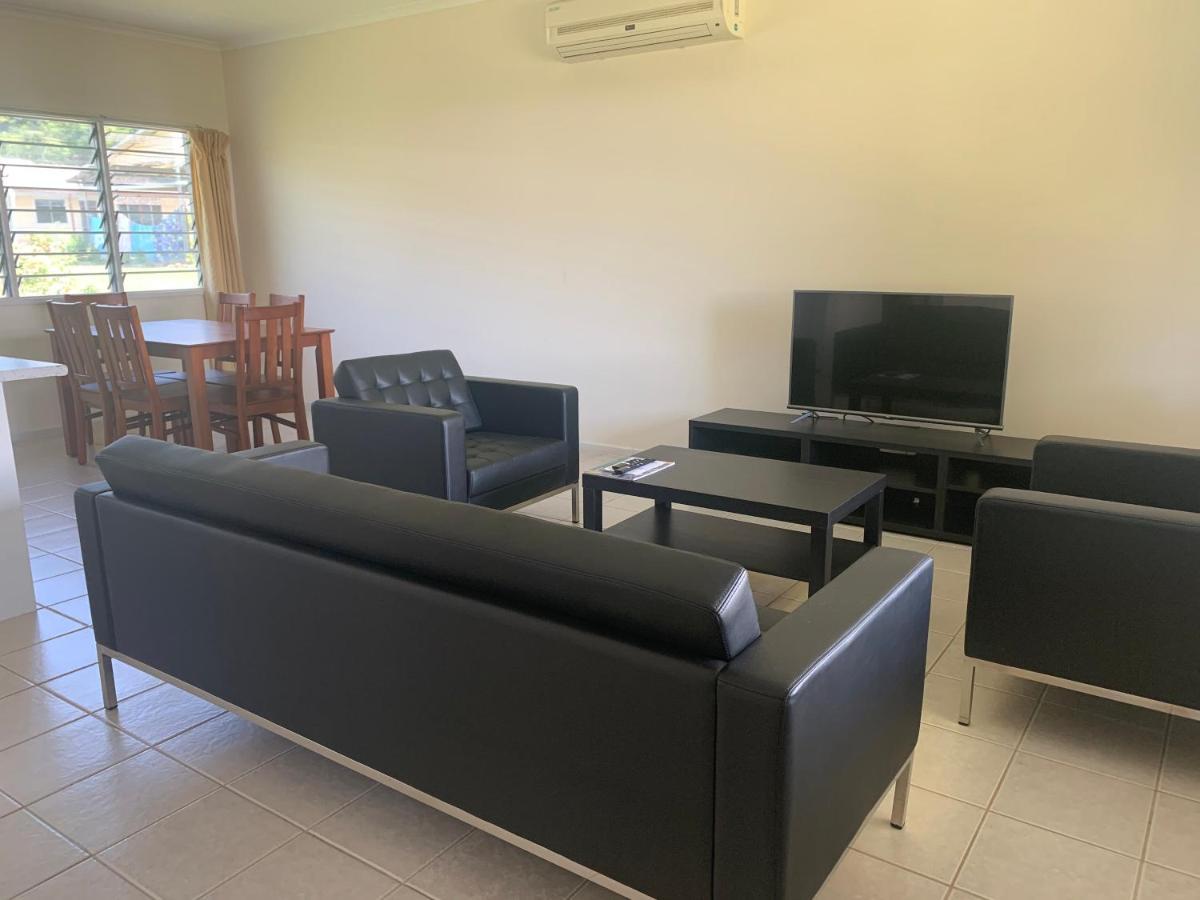 Crossroads Hotel Lae Omili Bagian luar foto
