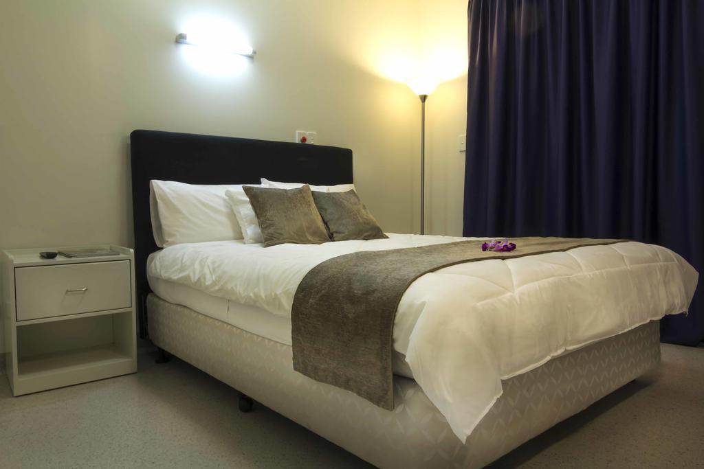 Crossroads Hotel Lae Omili Bagian luar foto